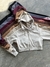 CAMPERA GAMUZA CROP CON CAPUCHA Y BOLSILLOS en internet