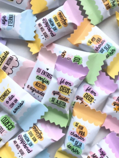 KIT 100 BALAS PERSONALIZADAS - FRASES PARA ALEGRAR O SEU DIA