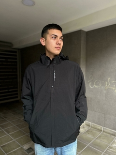 Campera rompeviento - Capucha desmontable - Lisboa