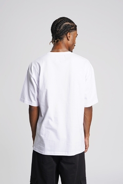 Remera Oversize "KURUMA" - tienda online