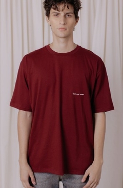 Remera Over Bordada - "Location"