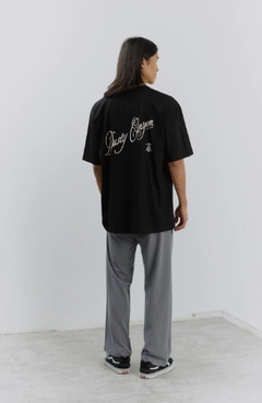 Remera Oversize Estampada "Dusty" - Lisboa