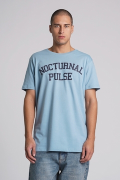 REMERA BOY - Modelo Regular Estampada Jersey - comprar online