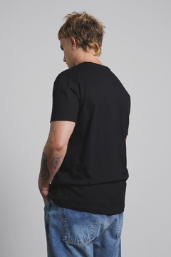 REMERA LEARTES - Modelo Regular básica de jersey - comprar online