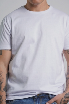 REMERA LEARTES - Modelo Regular básica de jersey - tienda online