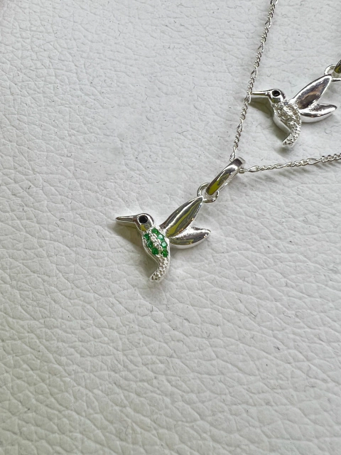 Dije colibrí con cubics - Con cadena en internet