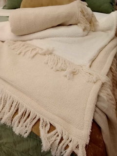 Pie de cama nido corderito en internet