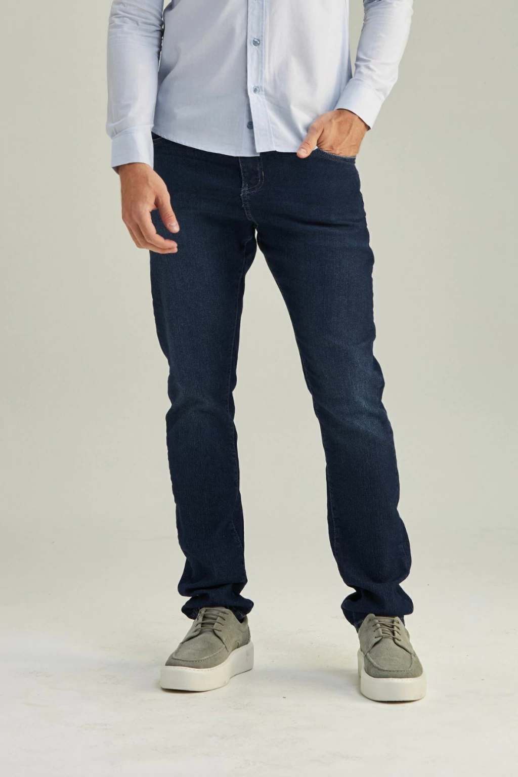 Calça Jeans Slim Fit com Elastano