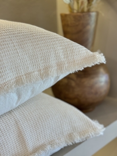 ALMOHADON NIDO 50X50