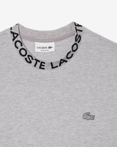 REMERA DE PIQUÉ CON CUELLO DE JACQUARD LACOSTE - TH 7488 - CCA - comprar online