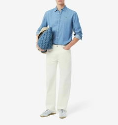 CAMISA DE JEANS LIGERA DE CORTE REGULAR LACOSTE - CH 9084 - MKU en internet