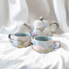 Tetera y tazas en gres lila - comprar online