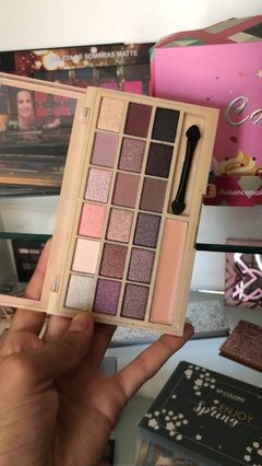 Paleta de sombra BeWonderful Ruby Rose na internet