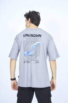 Remera Unknown Clásica en internet