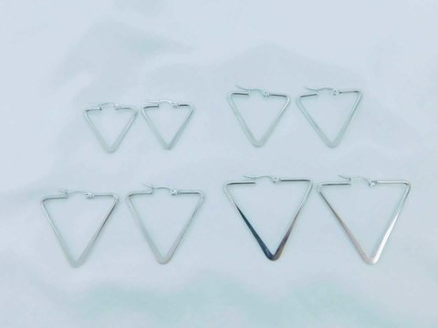 Aros de Argollas Triangulo Plateado
