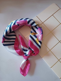 Pañuelo Floreado Rosa 50x50cm