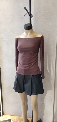 REMERA AMIRA en internet