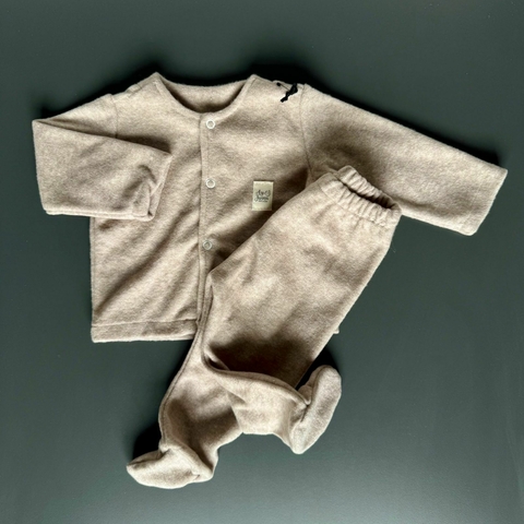 CONJUNTO CAMPERA Y PANTALON PLUSH TOFI - comprar online