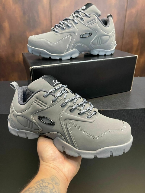 OAKLEY STRATUS CHUMBO