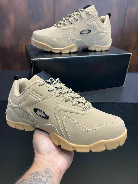 OAKLEY STRATUS BEGE fab. PREMIUM