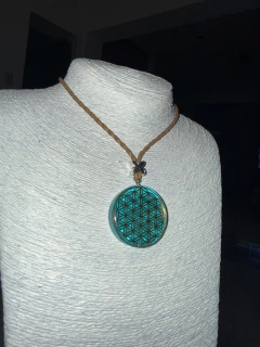 COLLAR FLOR DE LA VIDA en internet