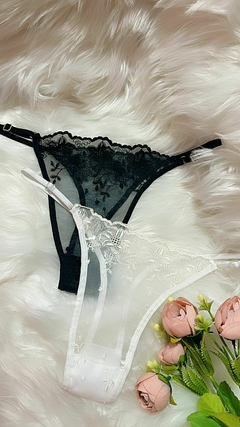 Less DAHLIA - by Strawberries & Champagne® - comprar online