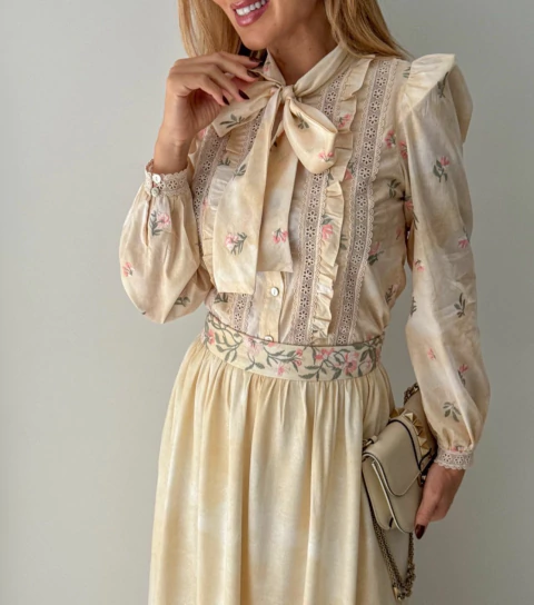 Camisa Bordado Delave Floral