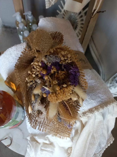 Ramo de flores secas