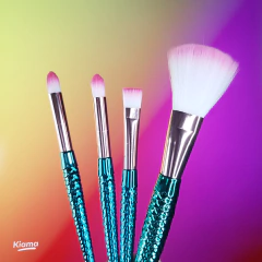 Set de 4 brochas para polvos con cola de sirena