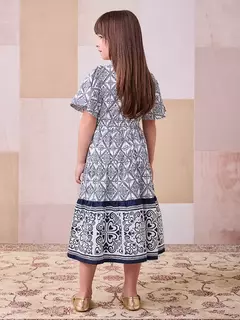 Vestido Branco e Azul com Laço Anime na internet
