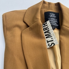 Blazer Flury en internet