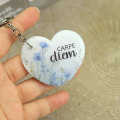 Chaveiro Coração com a palavra CARPE DIEM