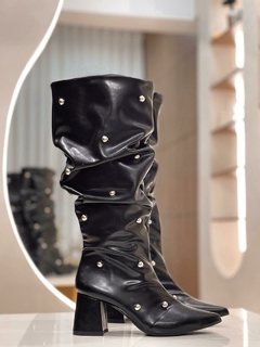 Bota Slouch Salto Geometrico Aplicações Preta - comprar online