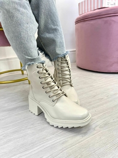 Coturno Salto Bloco Off White na internet