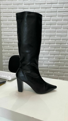 Bota Cano Alto Destroyed Preta na internet