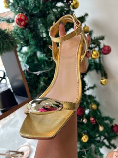 Salto Bloco Joia na tira Dourado