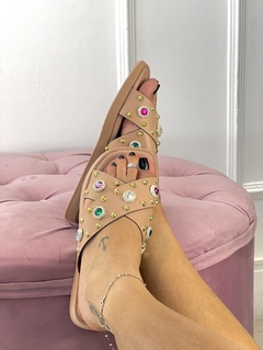 Rasteira Aplicações Colorida Nude - comprar online