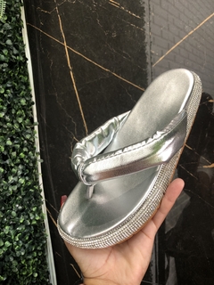 Sandalia Tiras Acolchoada Prata - comprar online