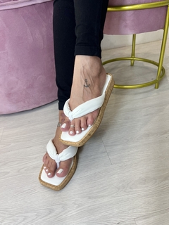 Papete Acolchoada Branca - comprar online