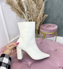Bota Cano Curto Branca - comprar online