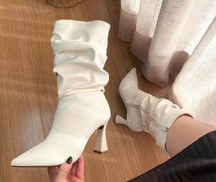 Bota Slouch Branca Salto Taça - comprar online