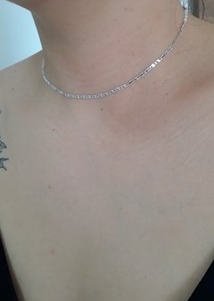 Colar choker de elos trabalhados liso banhado a ródio - comprar online