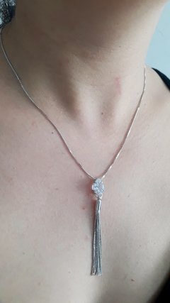 Colar cristal gota com franjas banhado a ródio na internet