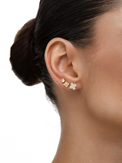 Trio de brincos trevo cravejados banhados a ouro 18k na internet