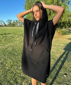 Poncho surf Negro Talle L