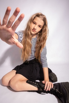 Falda Preppy Negra TALLE xs - Juanita Rocker Mayoristas
