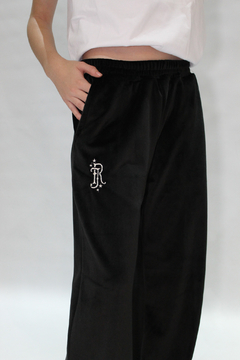 Mega Pant plush negro talle 6