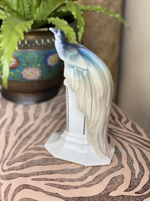 Escultura Art Déco em porcelana alemã