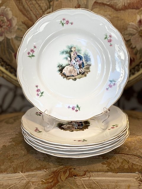 Conjunto para bolo em porcelana inglesa com cena galante