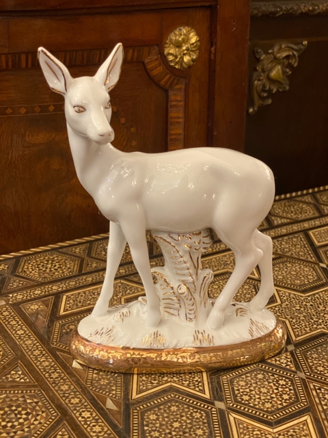 Escultura em porcelana alemã “Alce”